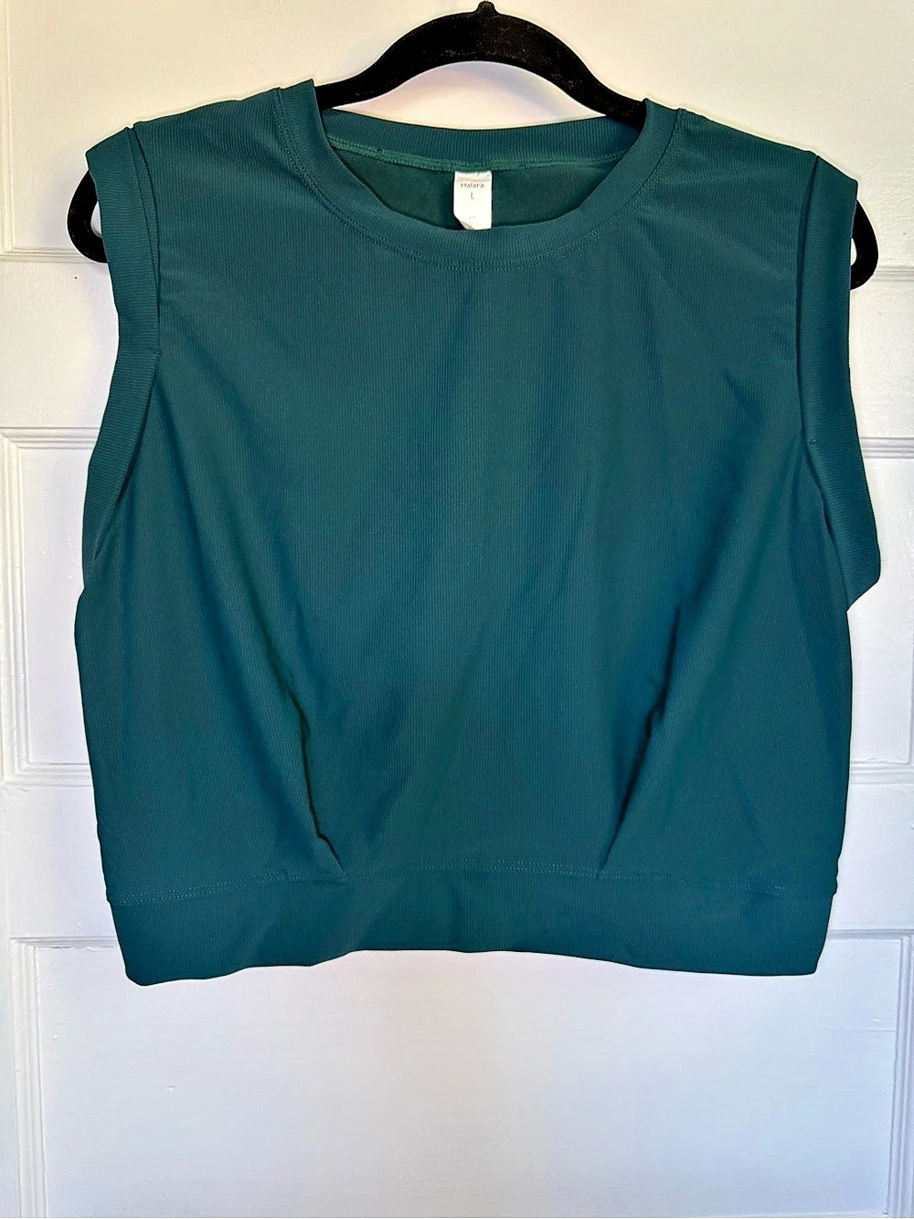 Halara Patitoff Flow Pet Hair Resistant Crew Neck Sleeveless Cropped Yoga Tank L